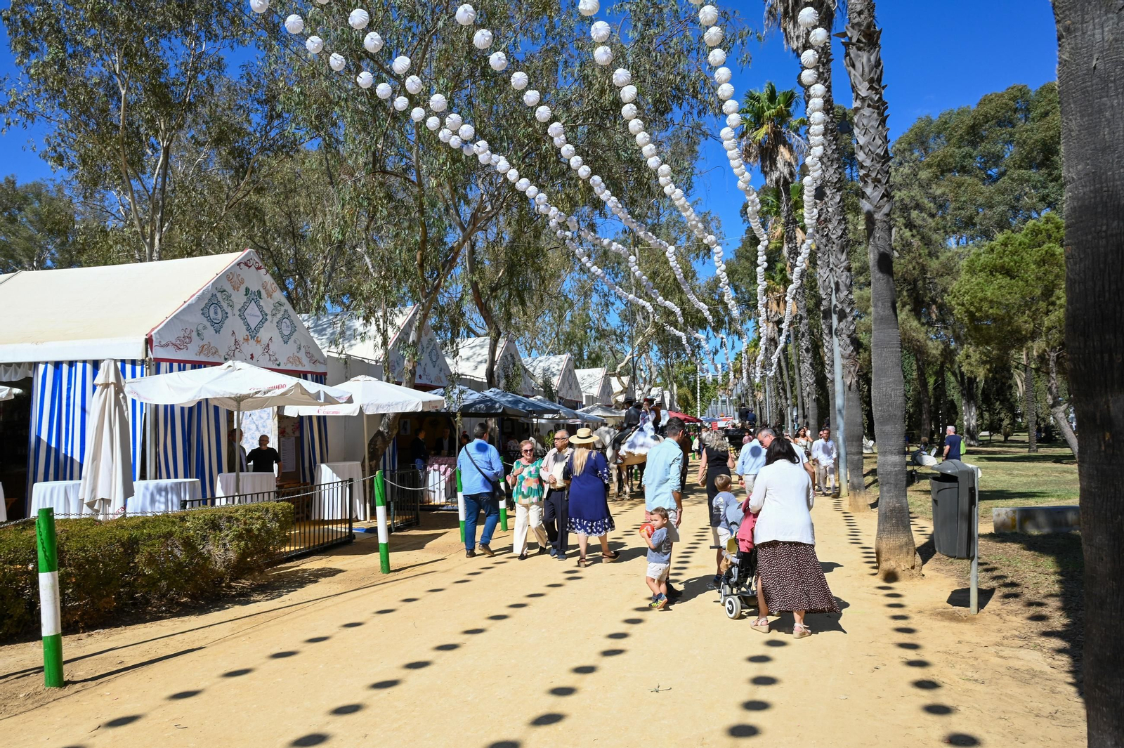Imágenes del ambiente nocturno del 11 de octubre en la Feria del Caballo 2025