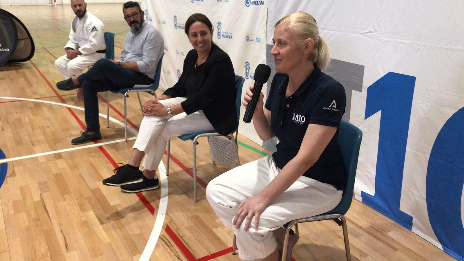 La yudoka Carmen Herrera durante la charla.
