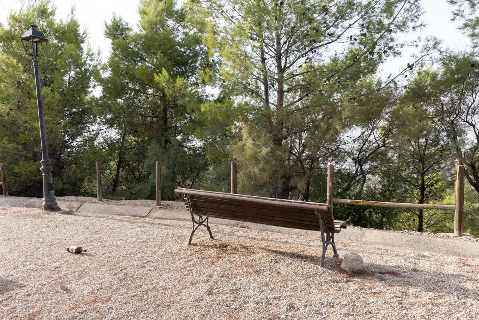 Estado de abandono del parque del Cerro de las Canteras