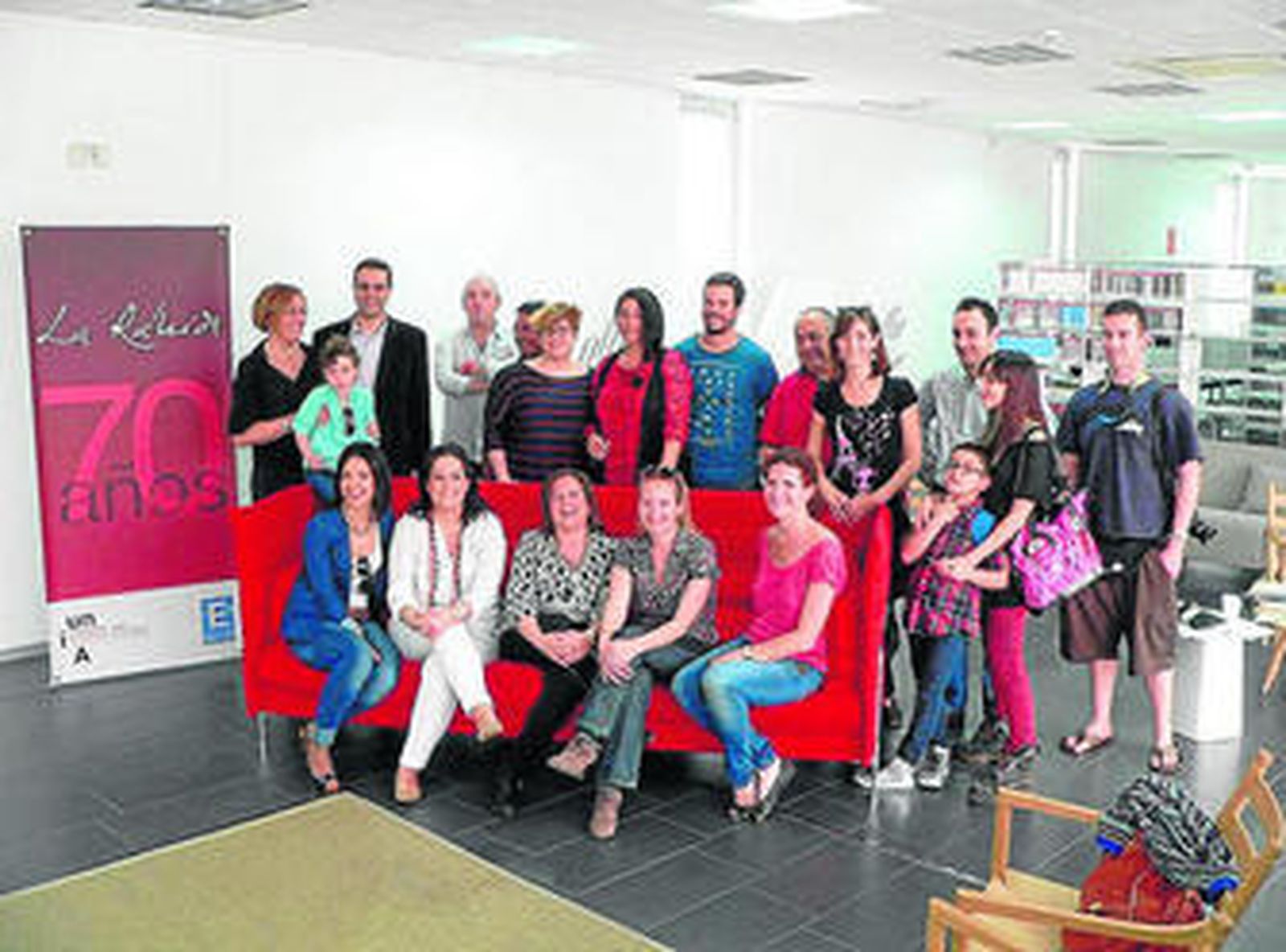 Alumnos del curso de fotografía, con la directora de la Sede Iberoamericana de La Rábida.