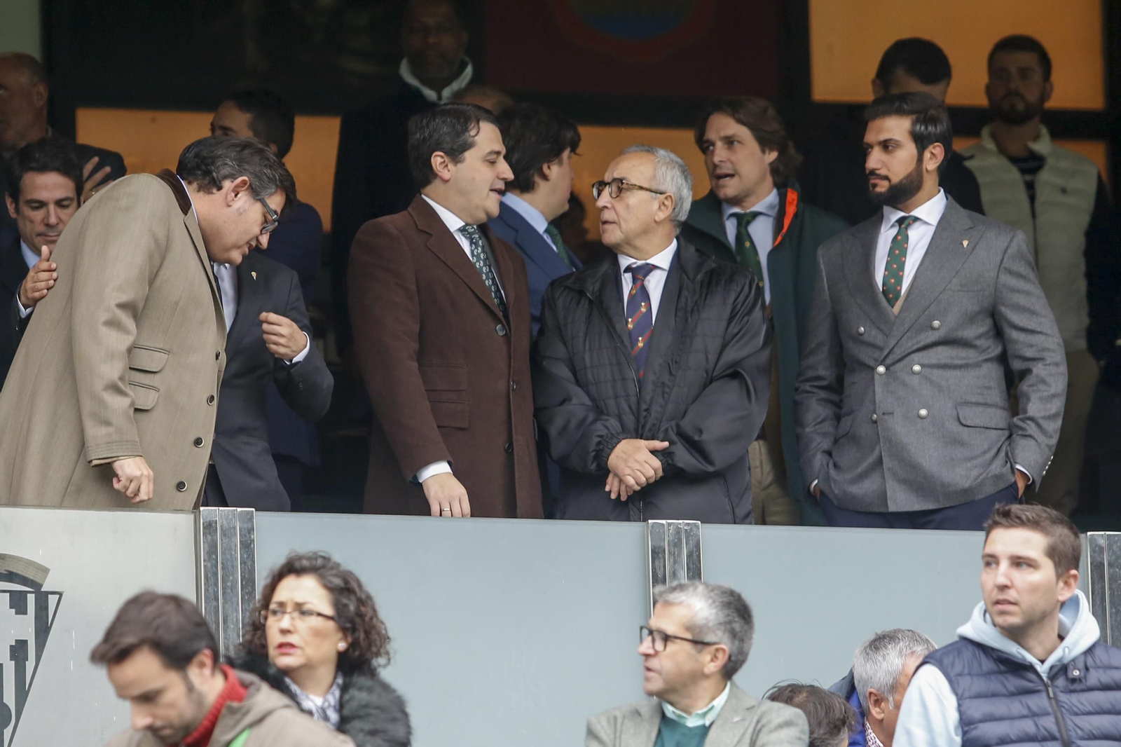 Javier González Calvo, José María Bellido, Alejandro Blanco y Abdulla Al-Zain, en el palco de El Arcángel.