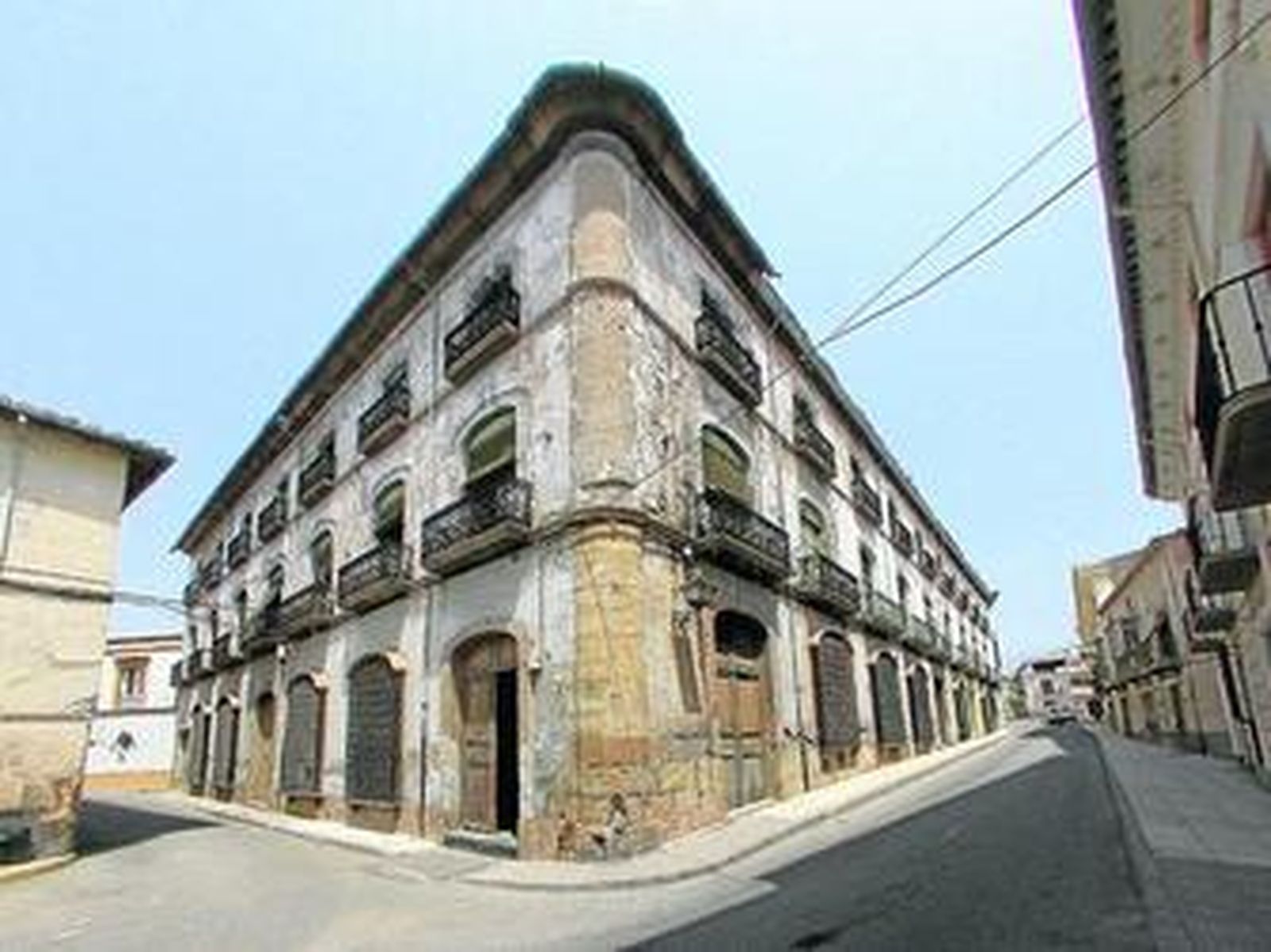La vivienda situada en el casco antiguo de Berja.