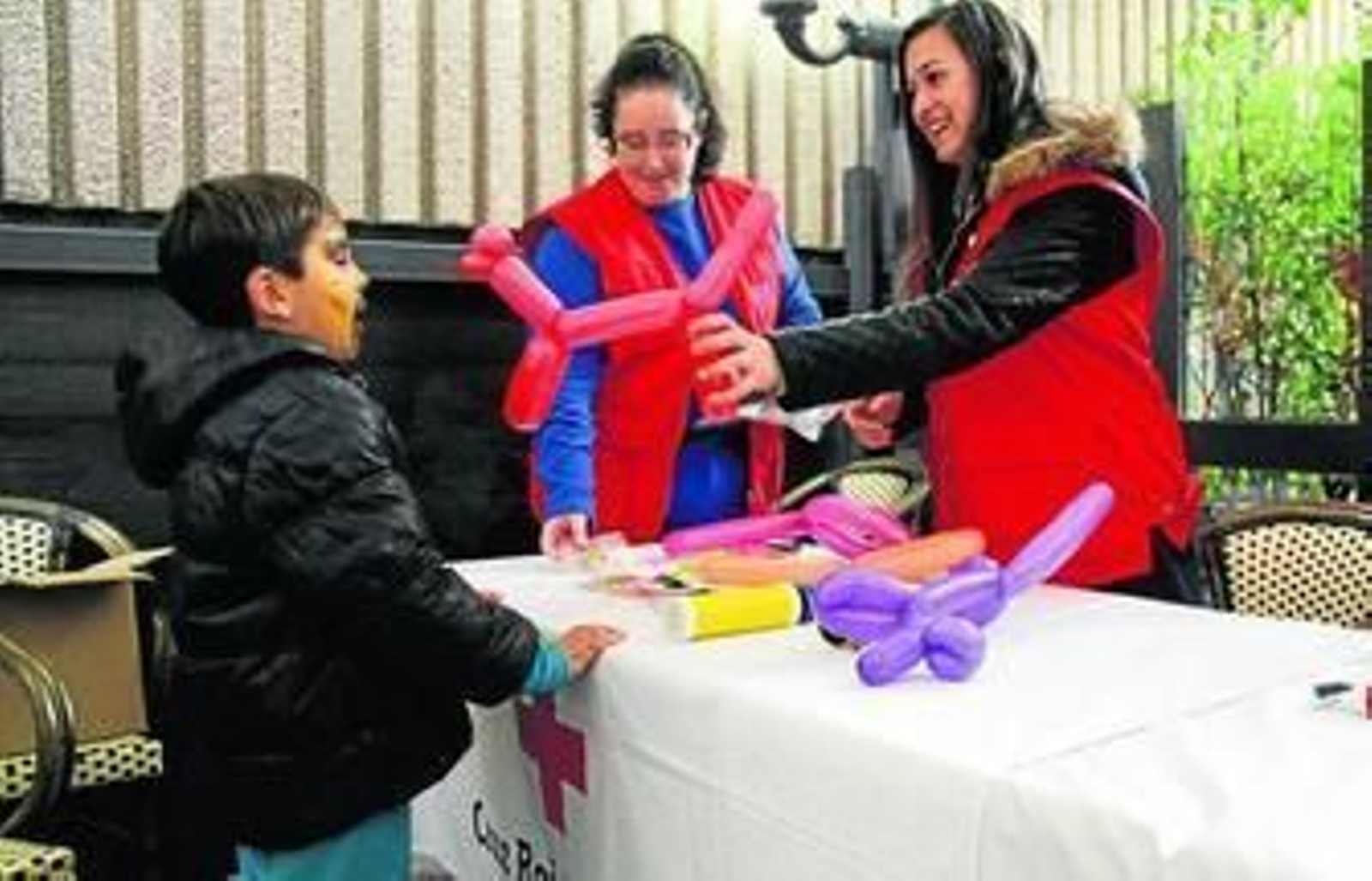 Durante la campaña, voluntarios de Cruz Roja hicieron talleres y juegos para los niños.