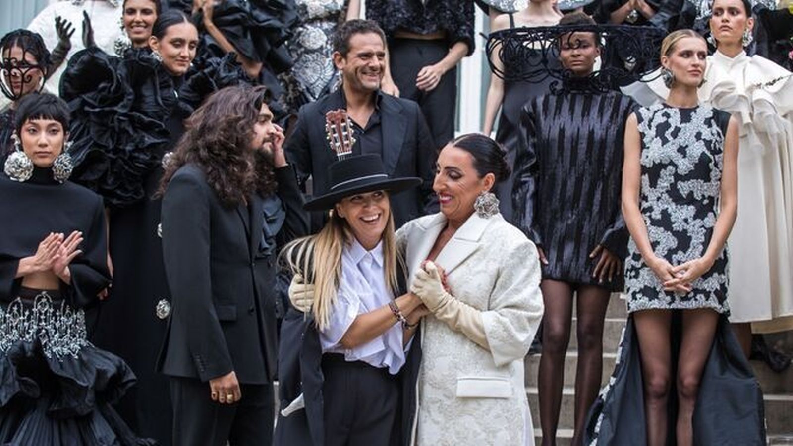 Juana Martín, en compañía de Rossy de Palma, Israel Fernández y Diego del Morao el pasado verano en la Alta Costura de París