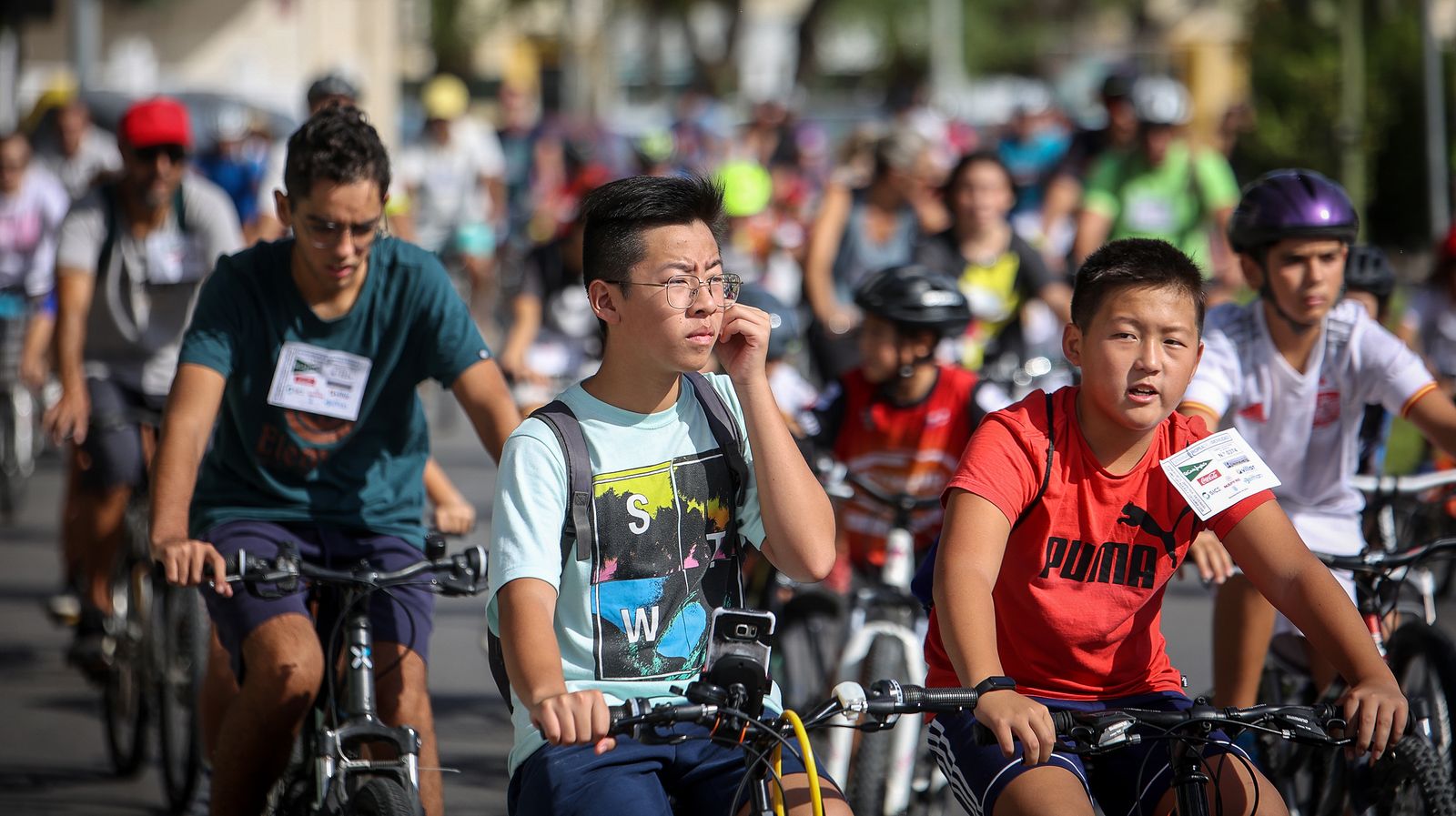 Gran ambiente en la fiesta de la bici y la amistad