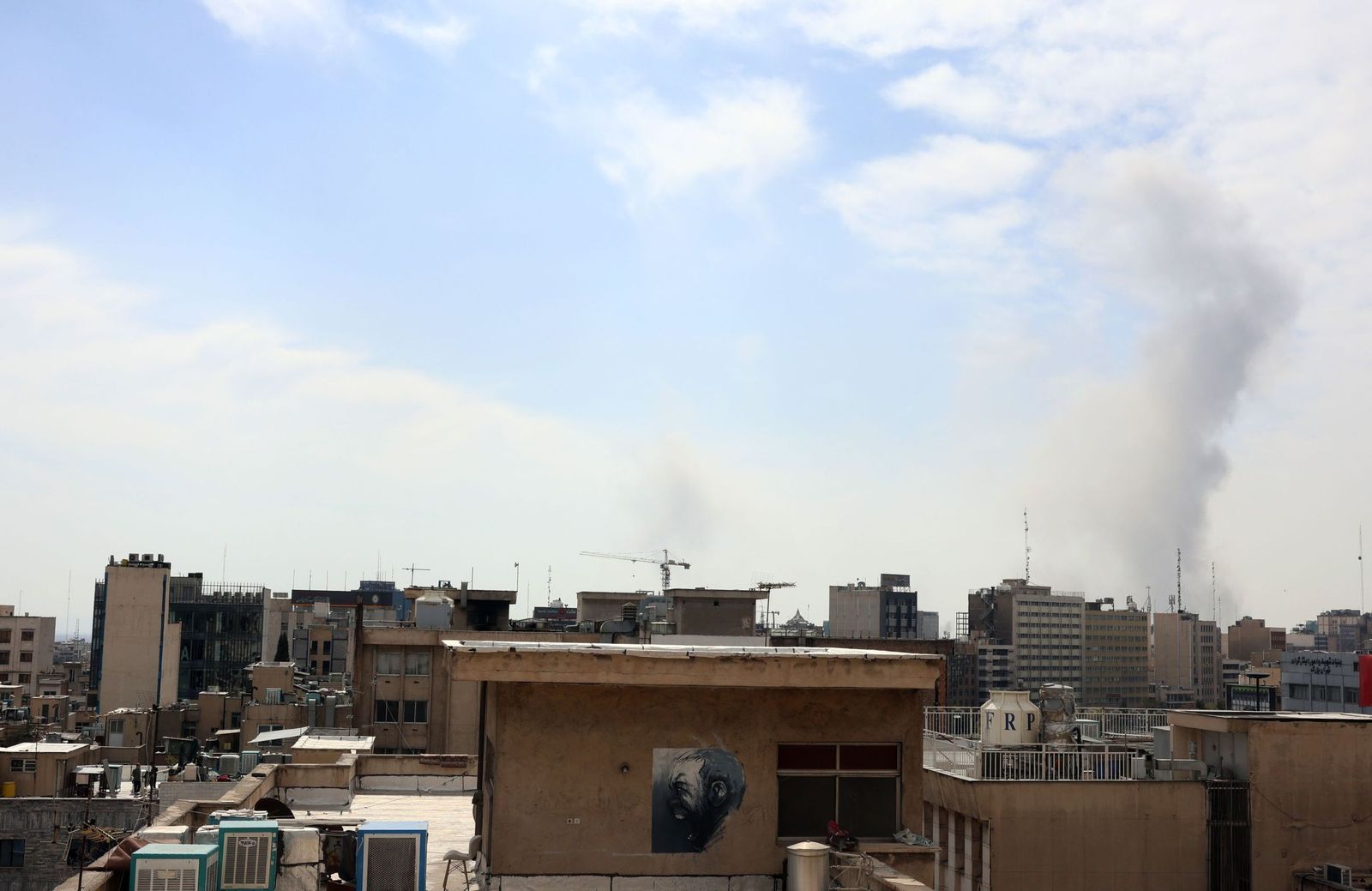 Galería Gráfica: Otra jornada de misiles, fuego, humo y militarización en Oriente Medio