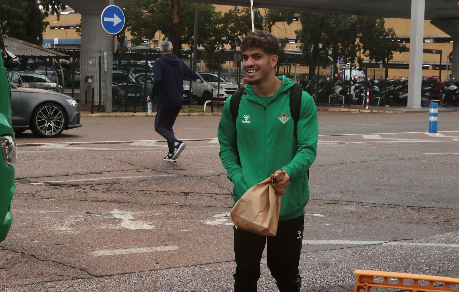 Las fotos de la salida del Betis para Chipre