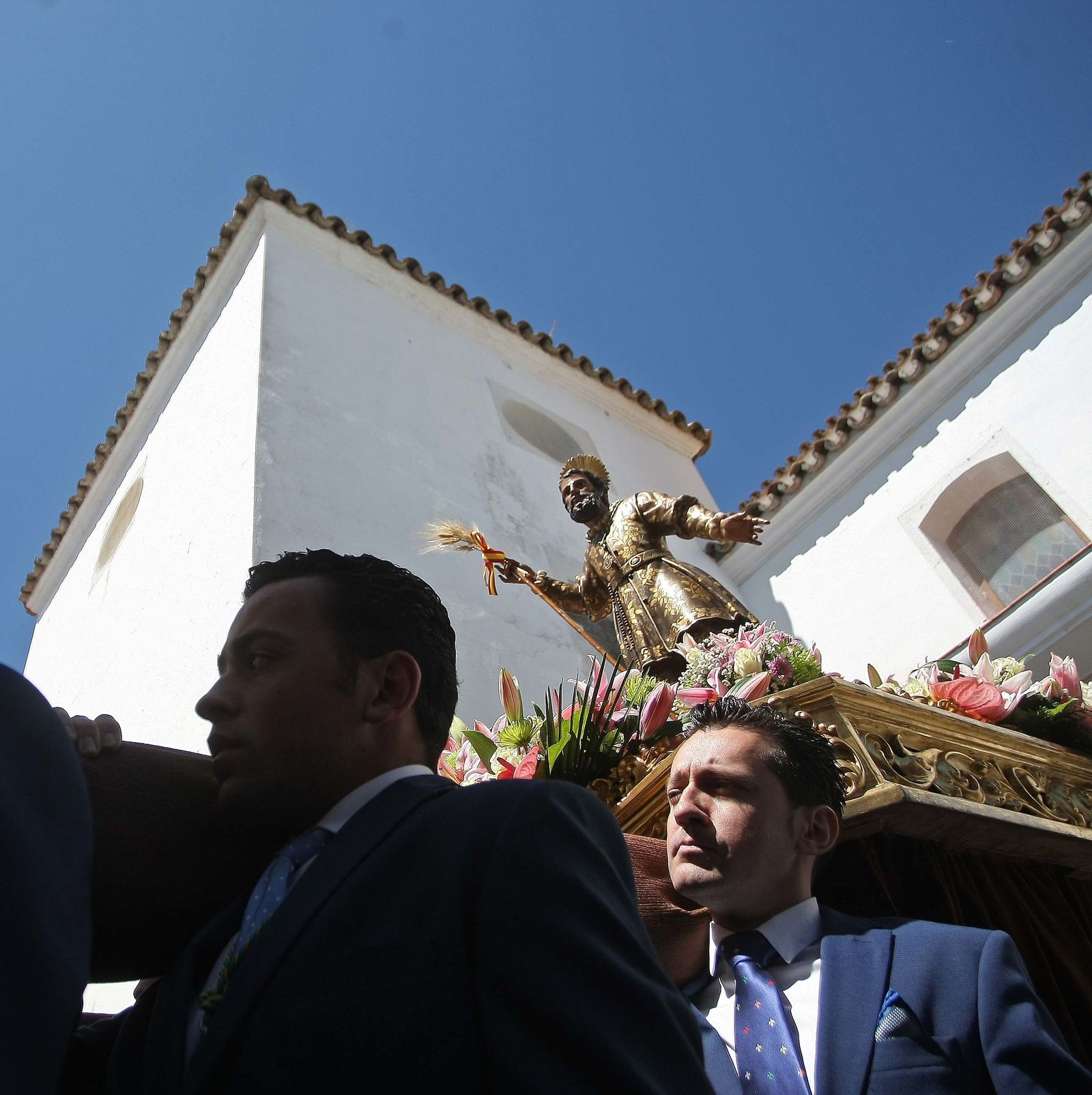 Procesión de San Isidro Labrador y la Virgen del Rosario en Los Barrios