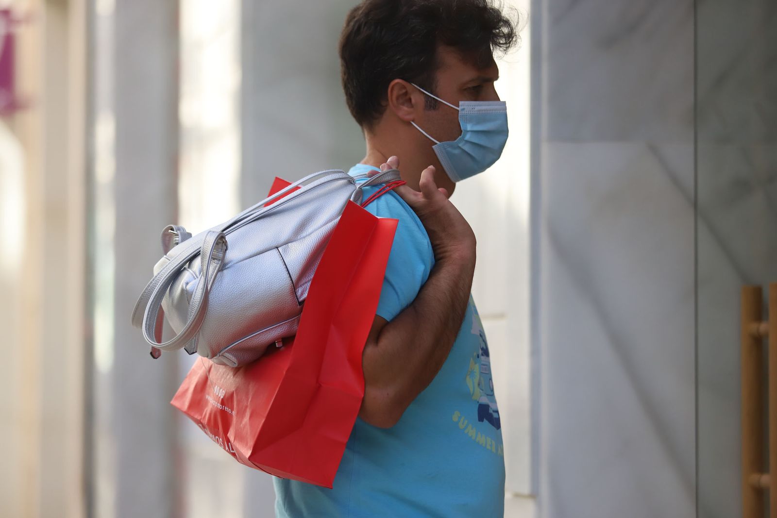 Imágenes de las rebajas de verano en la nueva normalidad