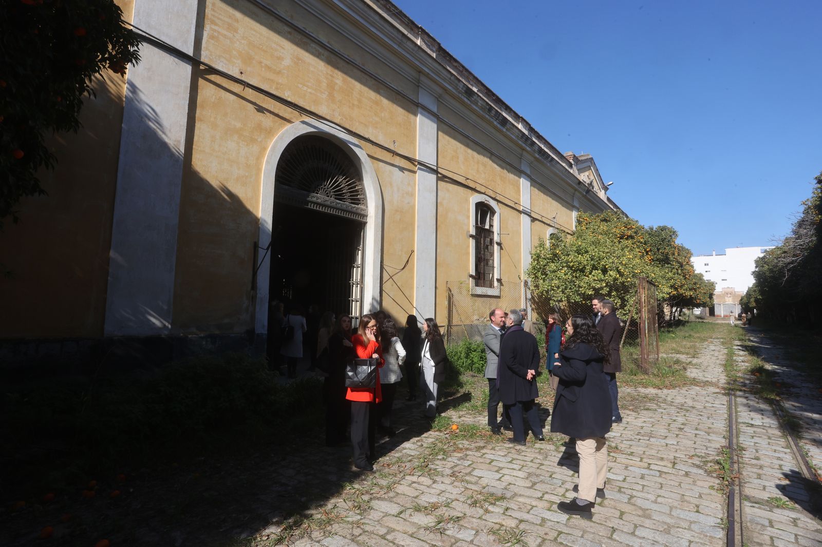 Carolina España visita la antigua fábrica de Artillería