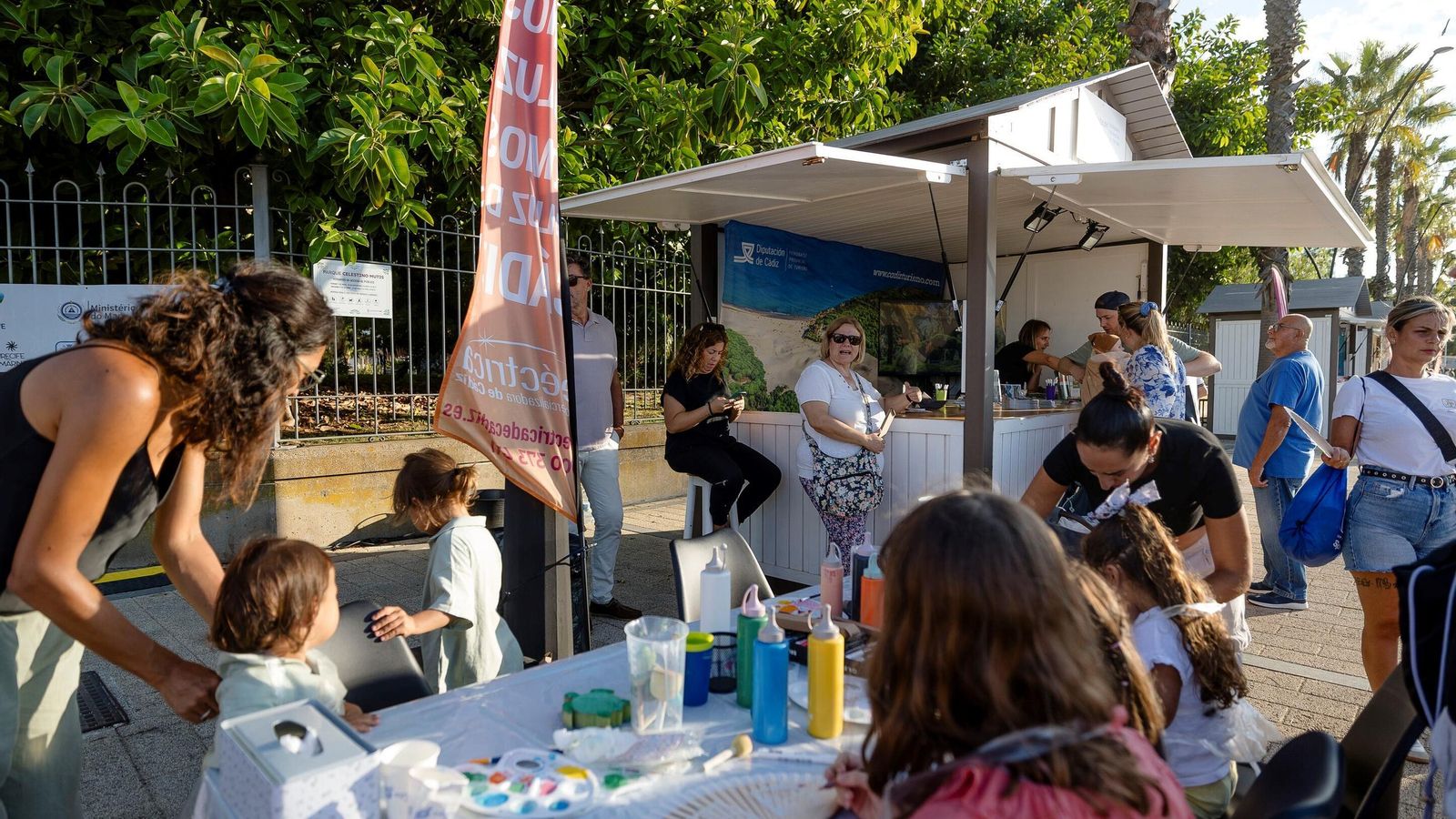 El Ayuntamiento de Cádiz ha organizado numerosas actividades paralelas a la regata Globe 40