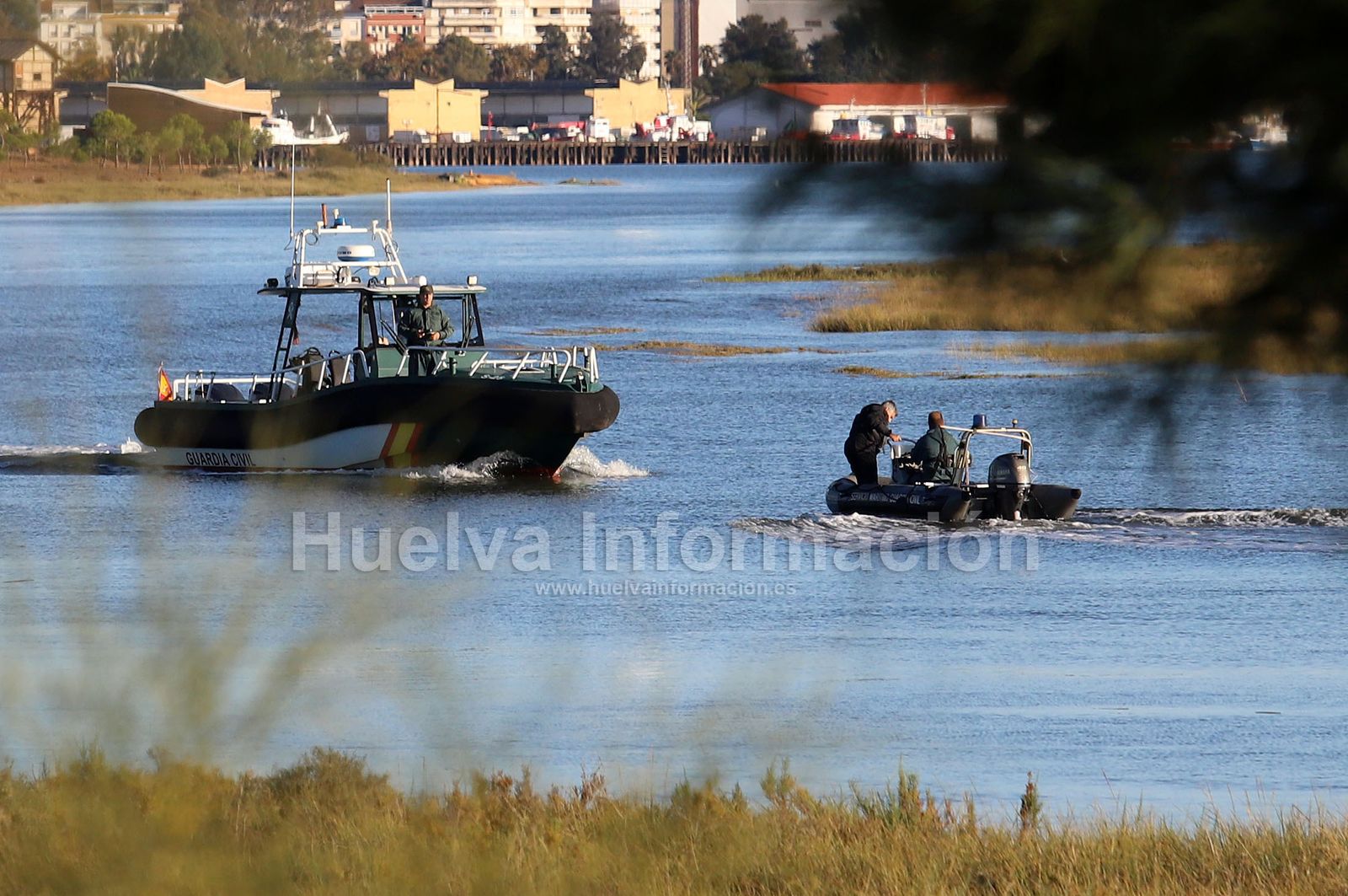 Encuentran los cuerpos de Enrique y Paqui en el acceso al espigón de Huelva, en imágenes