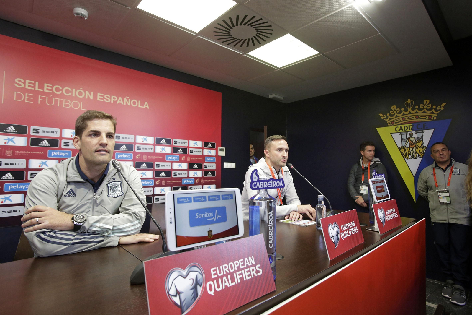 Imágenes de la selección española entrenando en el estadio Carranza