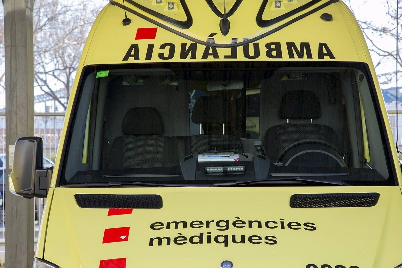 Una ambulancia del servicio de emergencias Una ambulancia del servicio de emergencias