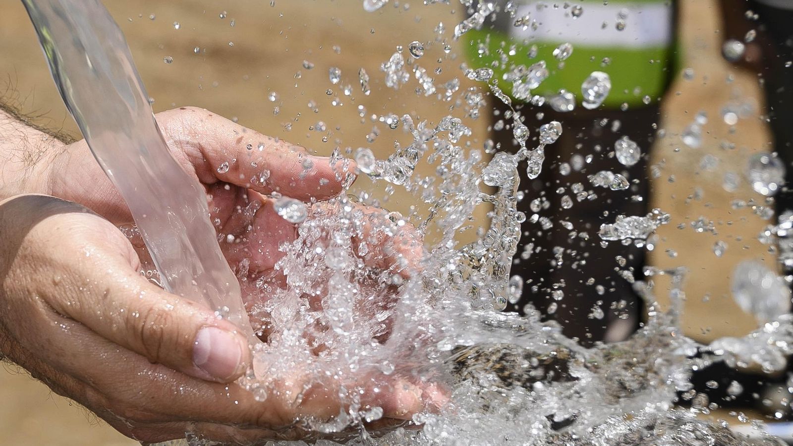 Agua corriente en Paterna, de las obras recién finalizadas de la adaptación de la Estación de Tratamiento de Agua Potable.