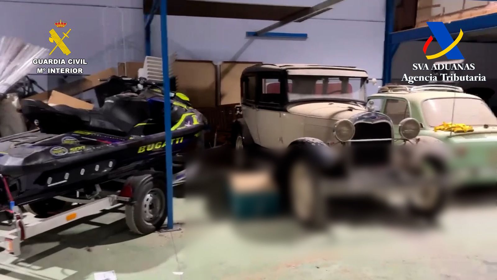 Algunos de los vehículos que Guardia Civil y Vigilancia Aduanera de Almería les han incautado.