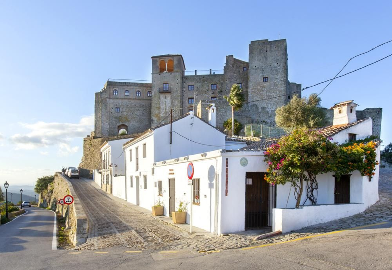 Castellar de la Frontera. 2990 habitantes