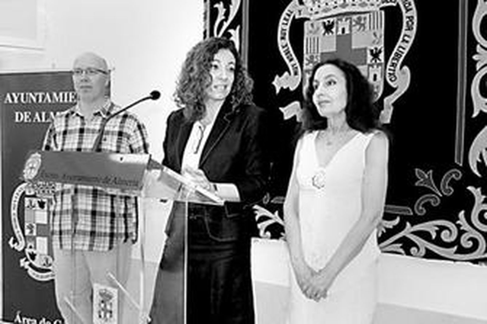 La concejal de Cultura, Lola de Haro con Eugenia Montero y Michael Thomas, director de la OCAL.