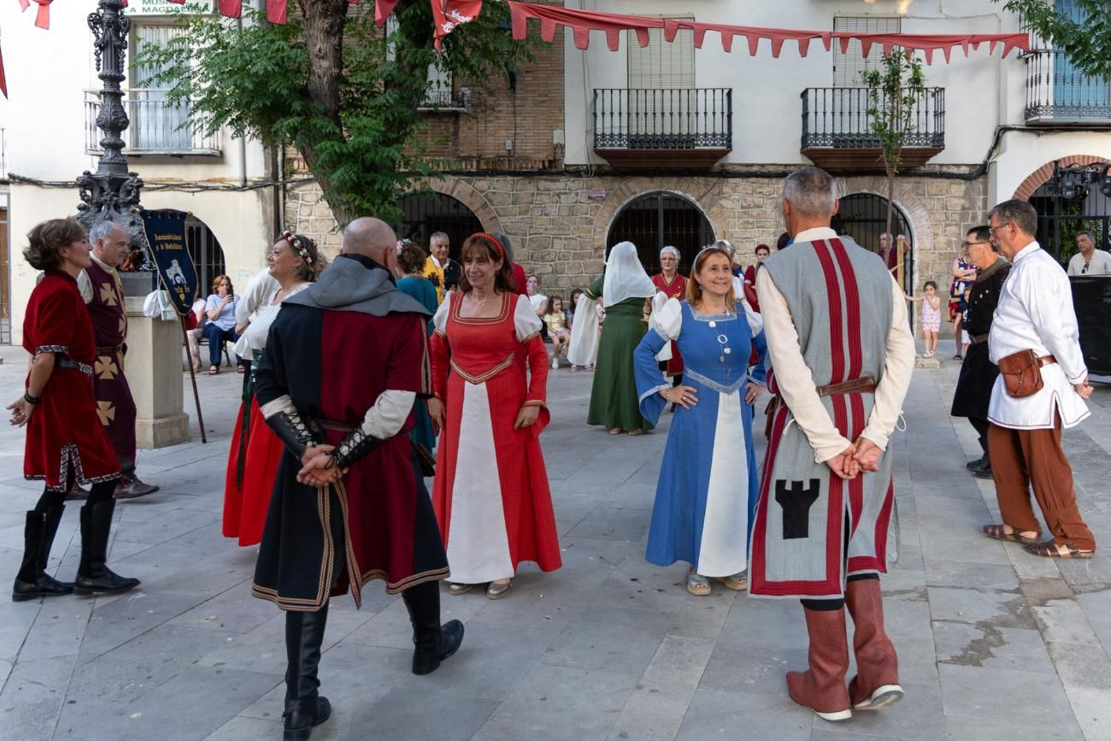 Exhibición de Bailes Medievales y Pasacalles del Lagarto de la Magdalena