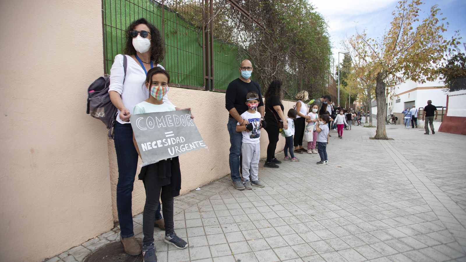 Las familias rodearon el centro.