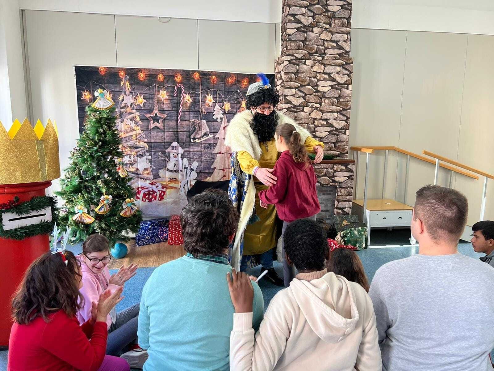 Alumnado del centro disfrutando de una de las actividades navideñas de este año.