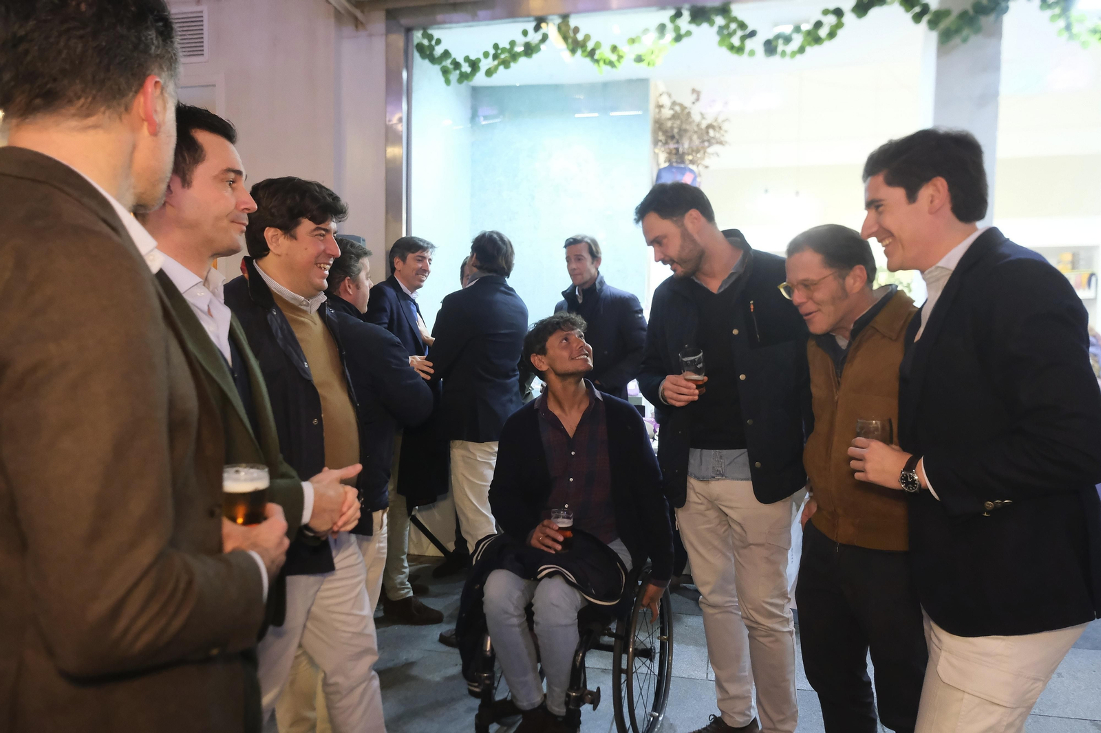 En imágenes, Silbón Bar celebra su inauguración con una fiesta llena de estilo