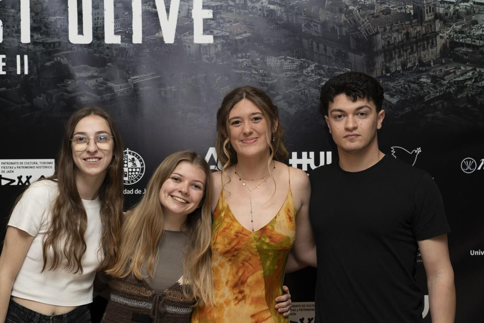 Imágenes de una noche para el recuerdo: así fue la premier de The Last Olive