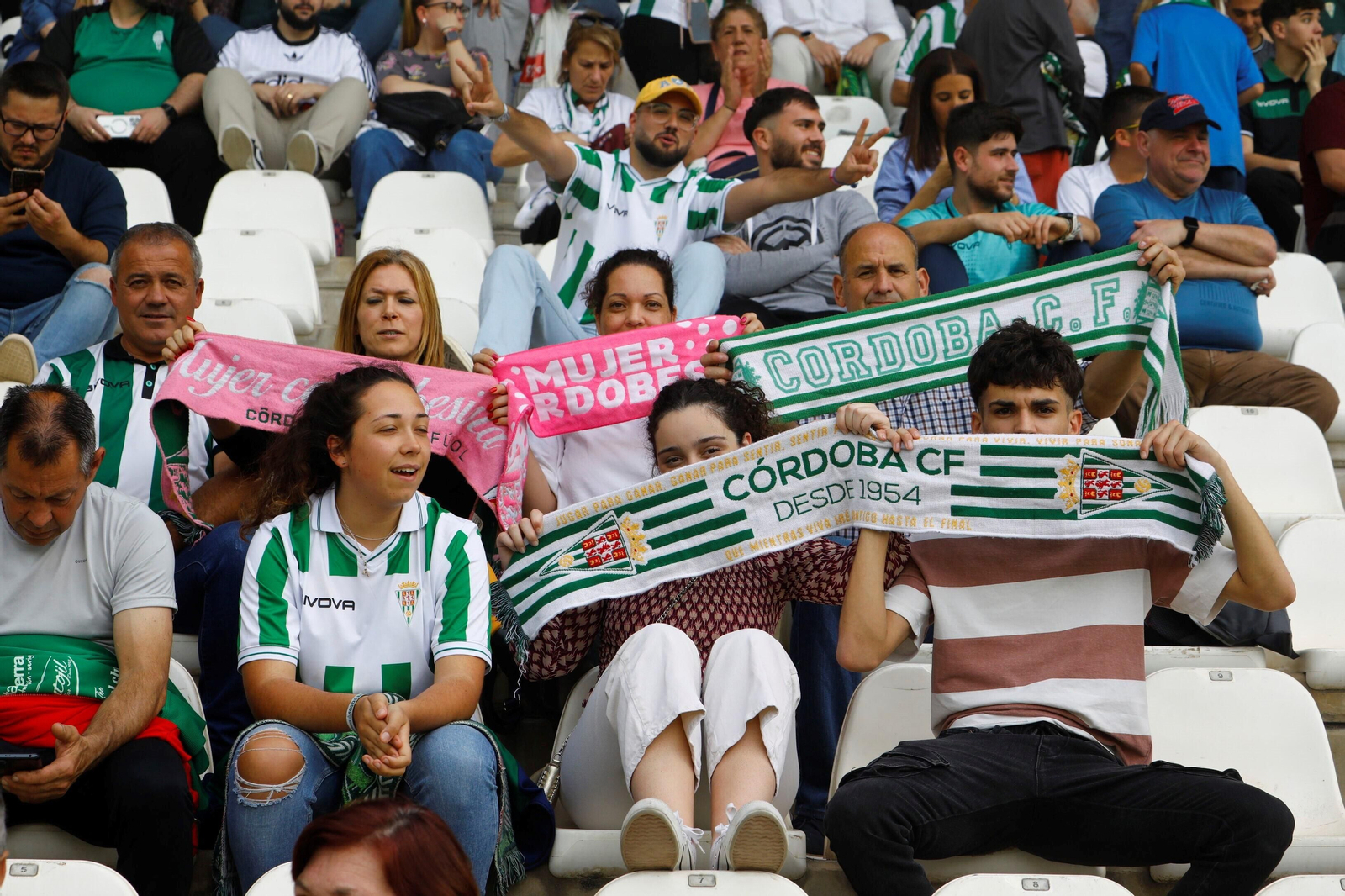 Las mejores fotos del ambiente en El Arcángel para el Córdoba CF - San Fernando