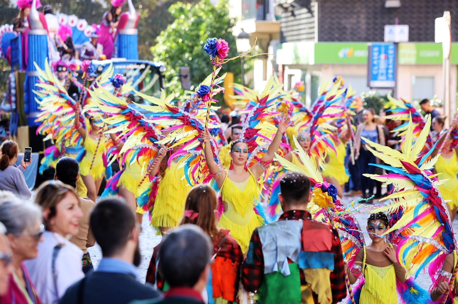 Imágenes de la cabalgata del Carnaval Colombino 2024