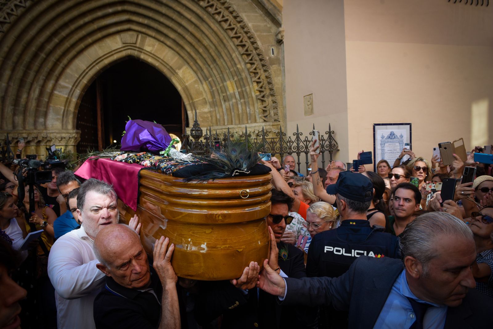 La despedida de Triana a María Jiménez, en imágenes