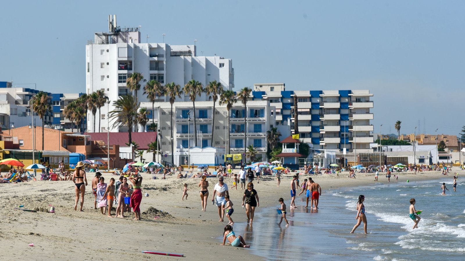 Las fotos de una tarde sol y playa en Algeciras