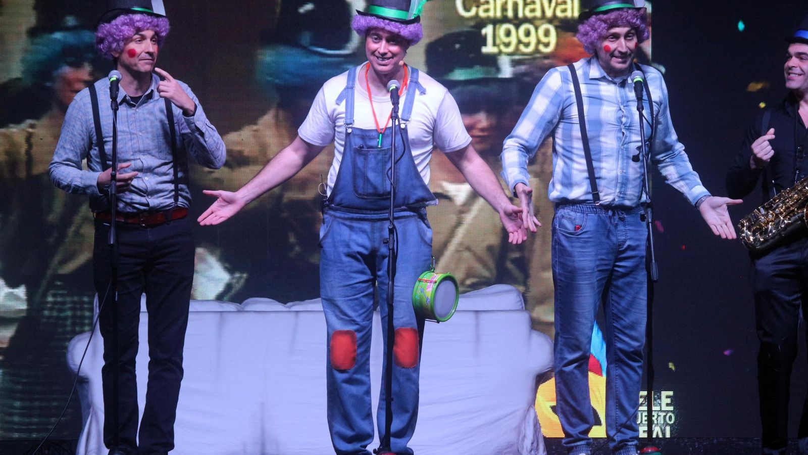 Antoñito (en el centro) junto a sus hermanos, Fran y Jacinto