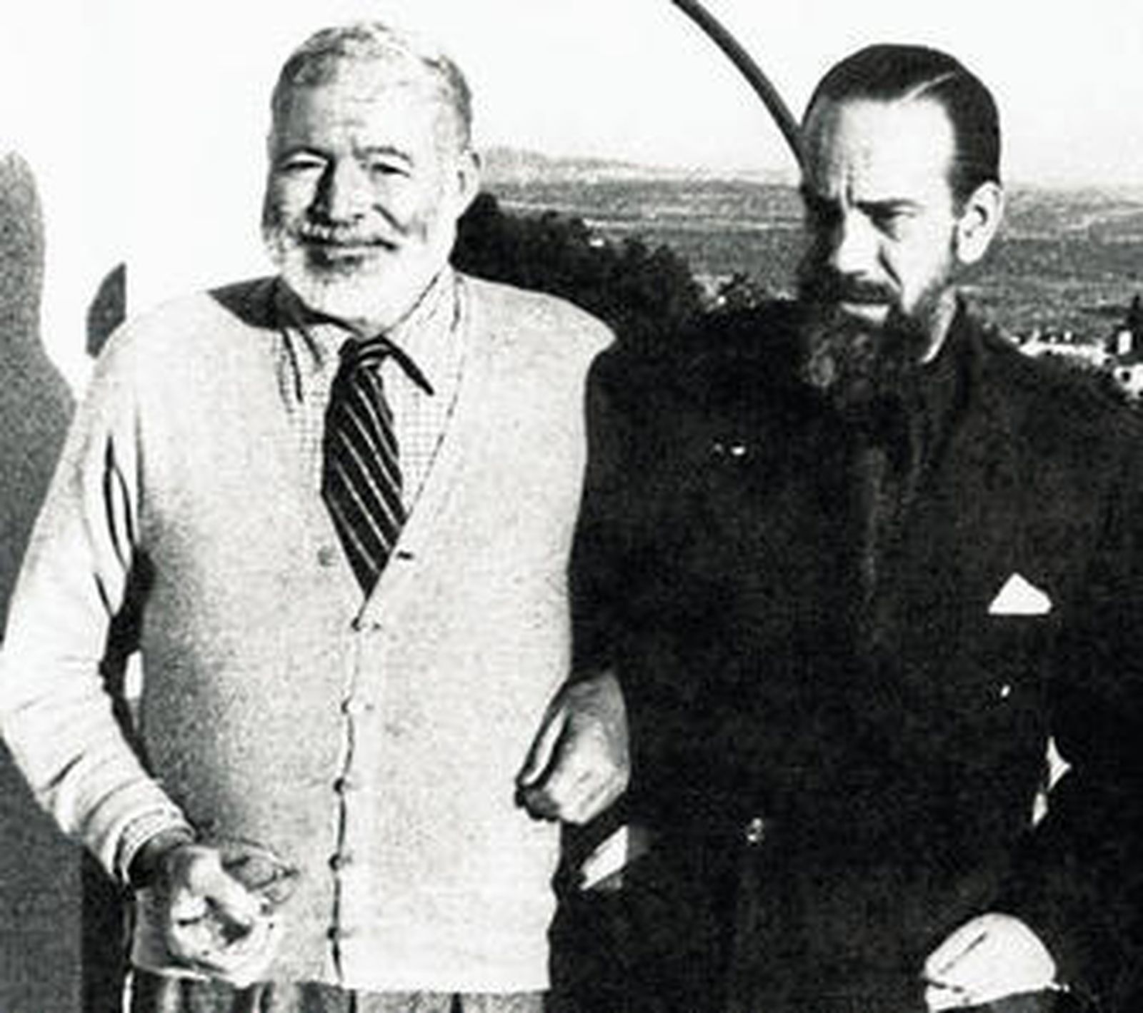 Ernest Hemingway con un joven Camilo José Cela.