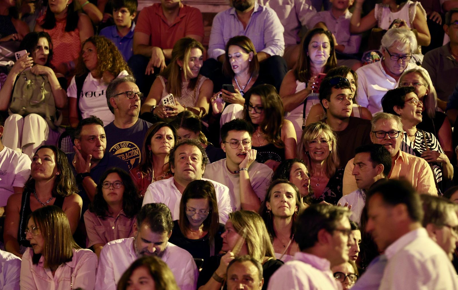 Búscate en el concierto de Hombres G