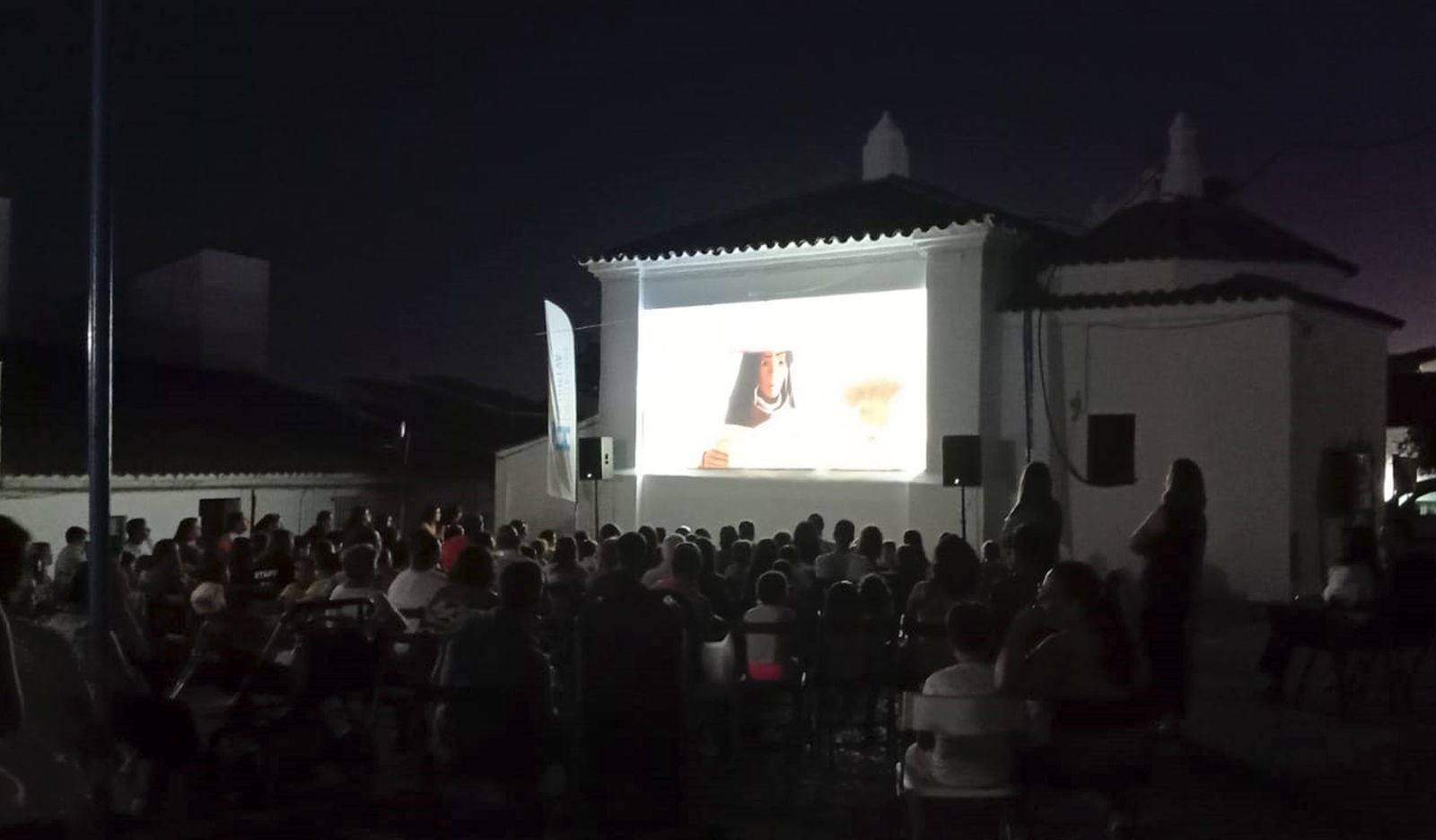 Imágenes del ciclo de cine en los pueblos de la Diputación de Huelva.