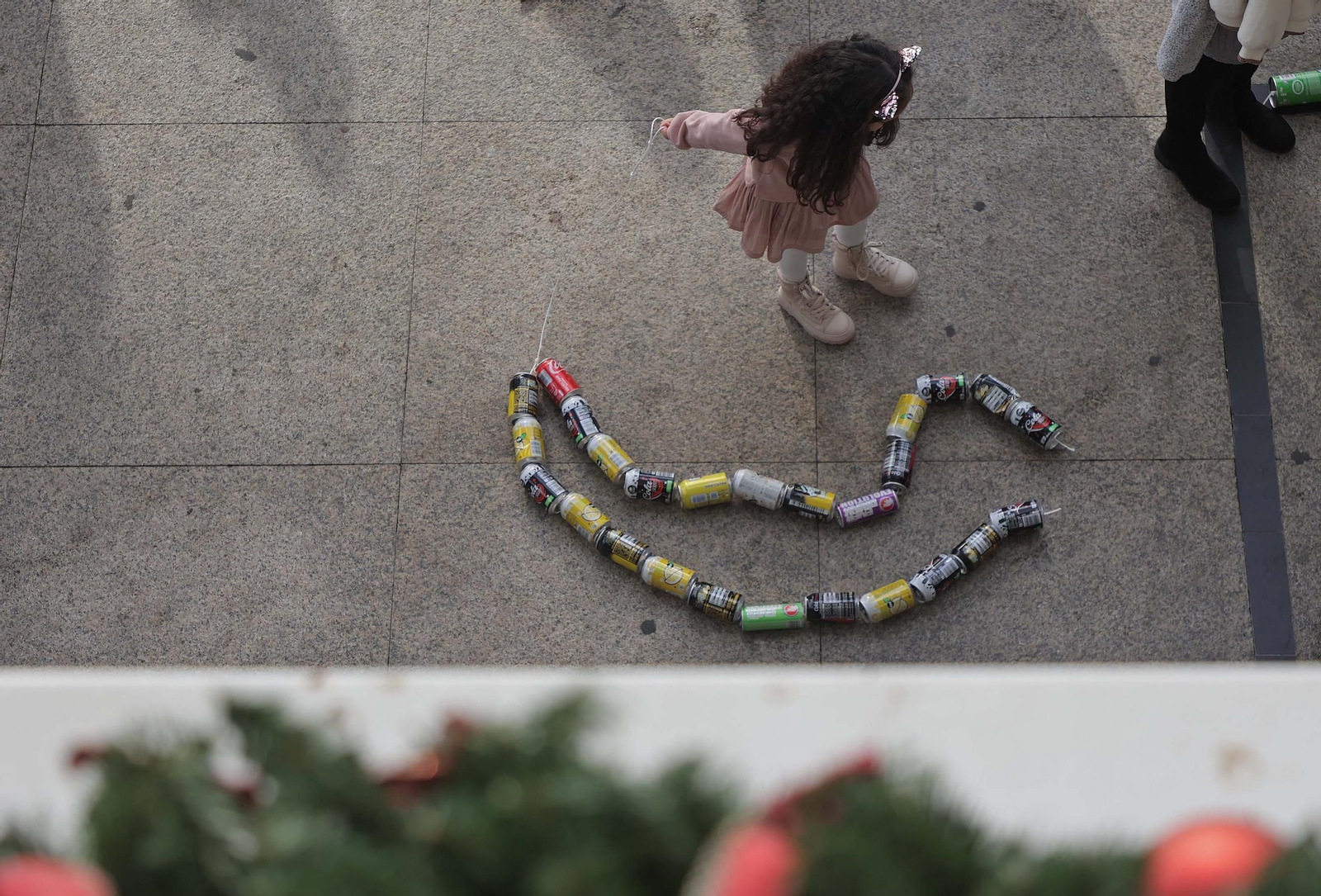 Búscate en las fotos del Arrastre de Latas 2025 en Algeciras