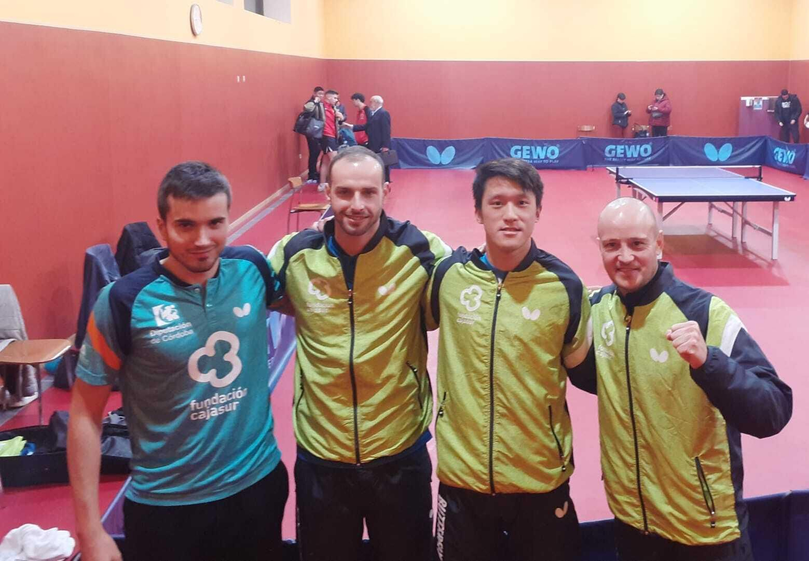 Los prieguenses celebran su triunfo. Los prieguenses celebran su triunfo.