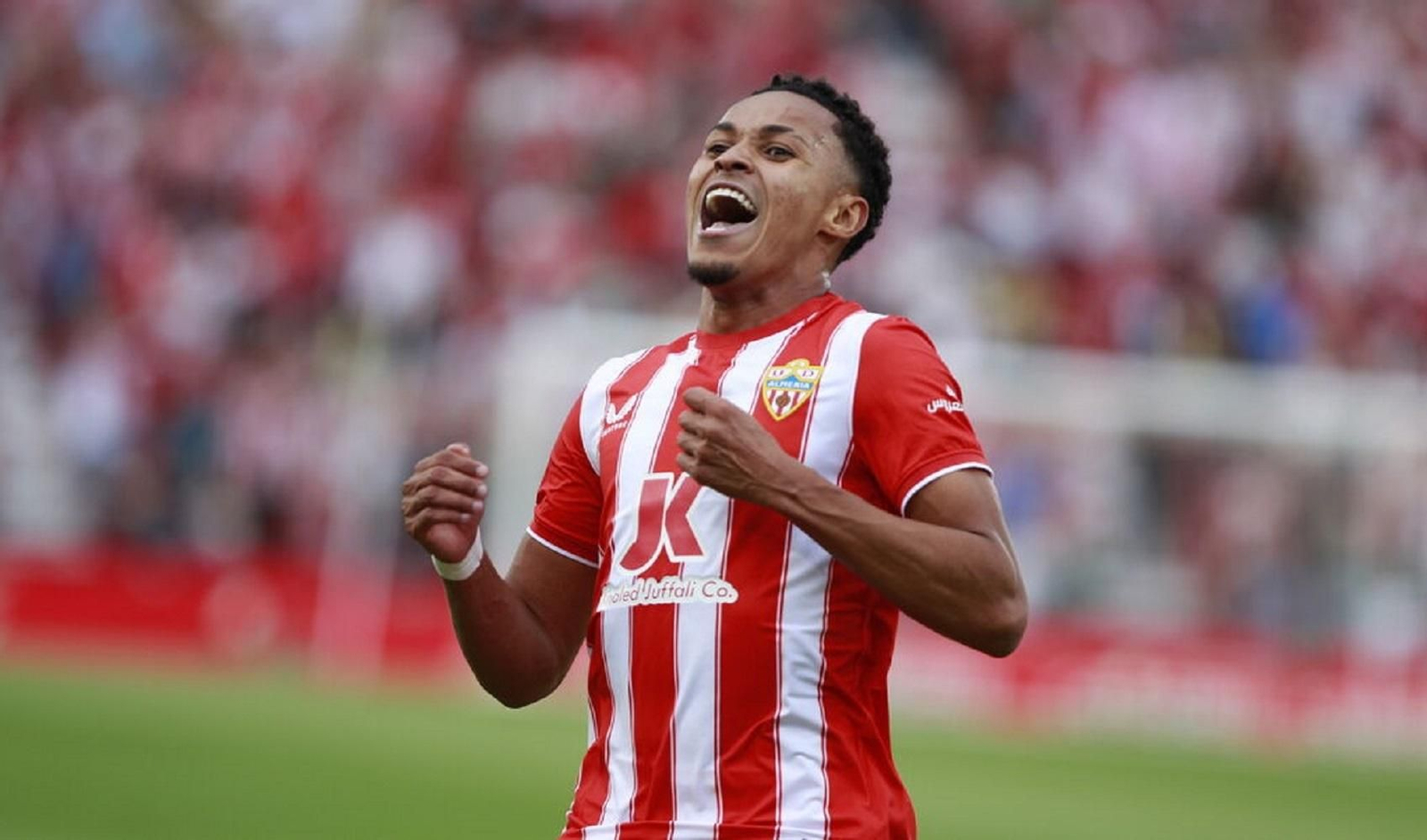 Lázaro Vinicius celebra su tercer tanto ante el Real Mallorca.