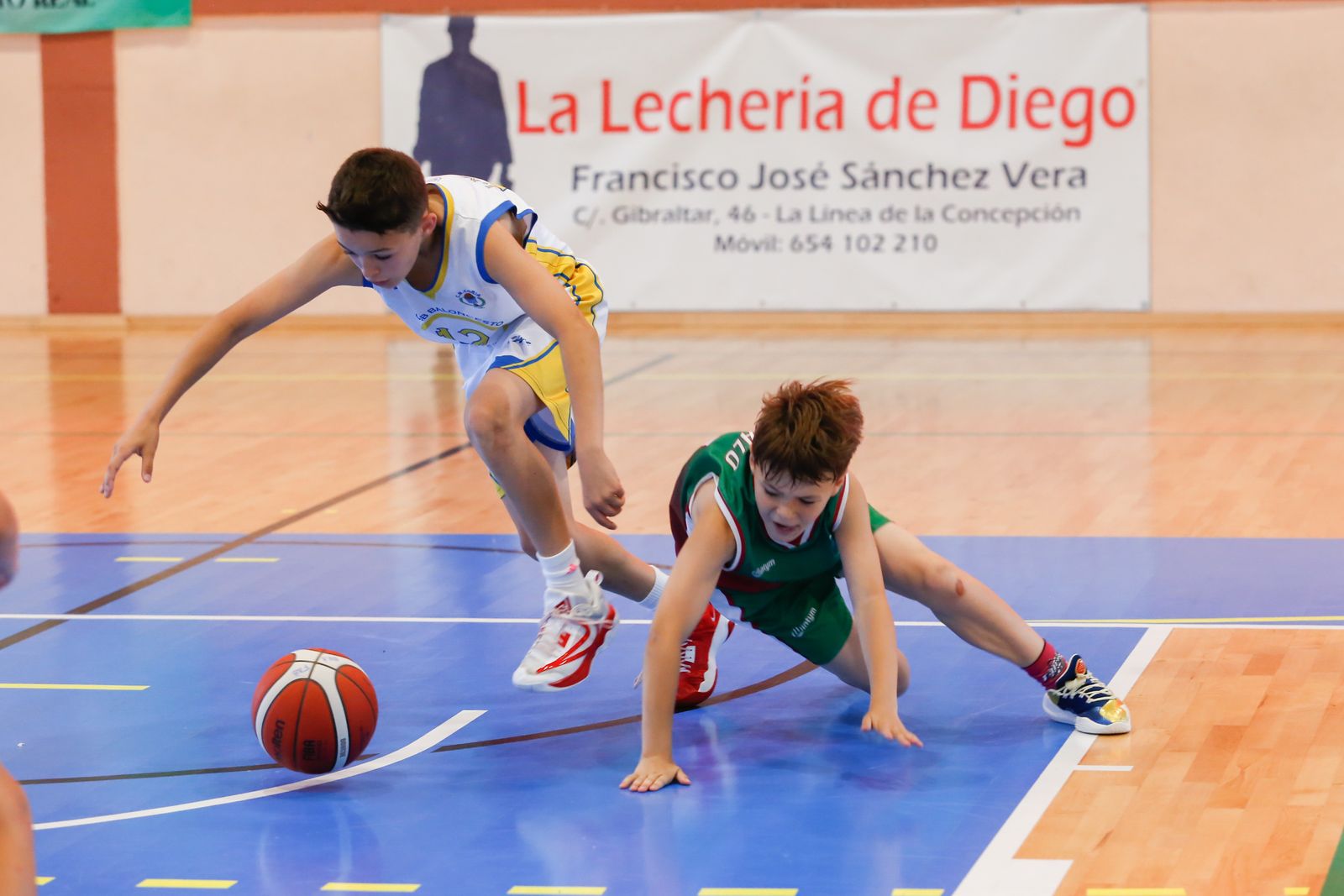 Las fotos de la penúltima jornada del Cadeba mini-masculino de La Línea