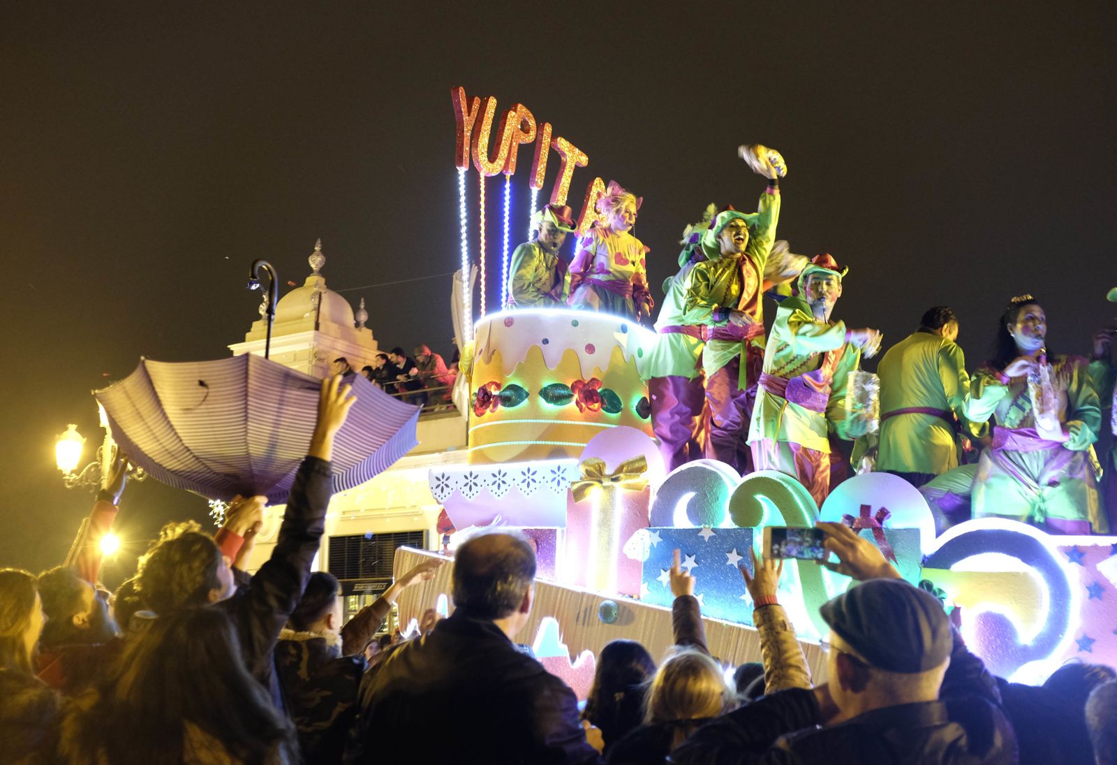 La Cabalgata de Reyes recorre Sevilla
