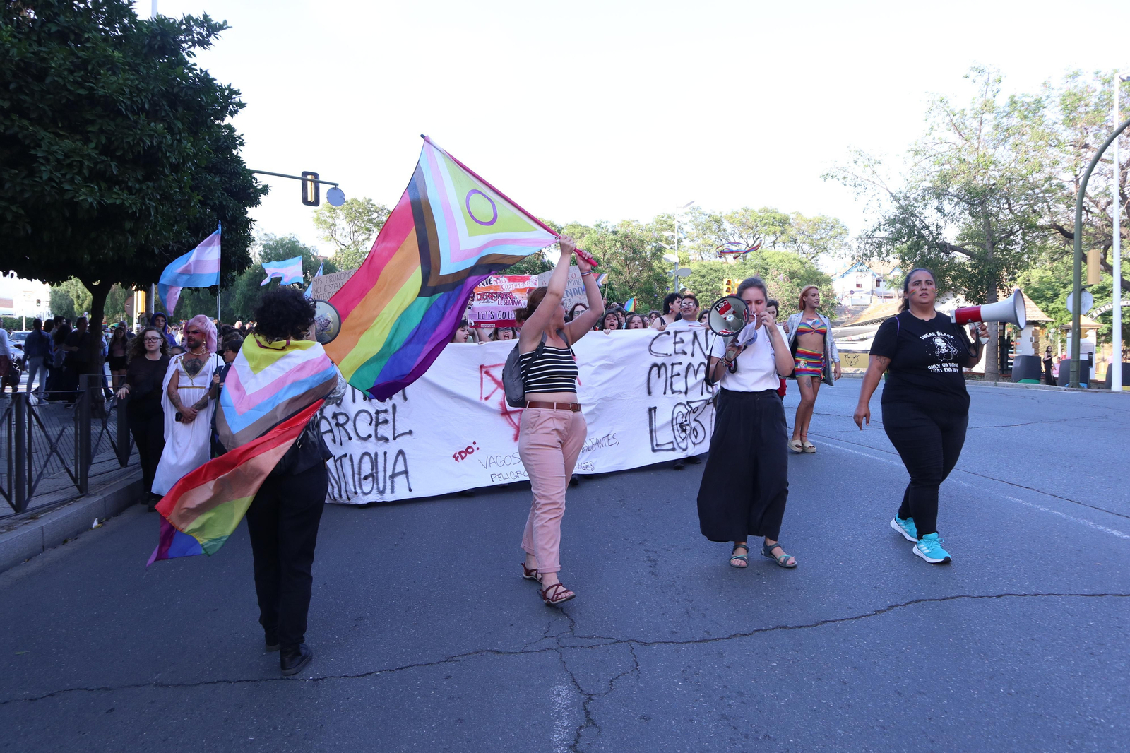 Las mejores imágenes de la manifestacióndel del Orgullo LGTBI en Huelva