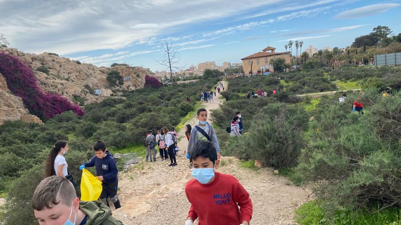 Los alumnos durante la actividad que se llevó a cabo en La Molineta