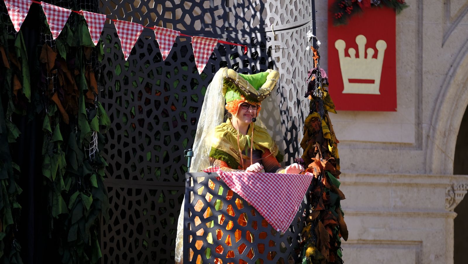 Imágenes del teatro infantil del navidad, en la Plaza Vieja de Almería