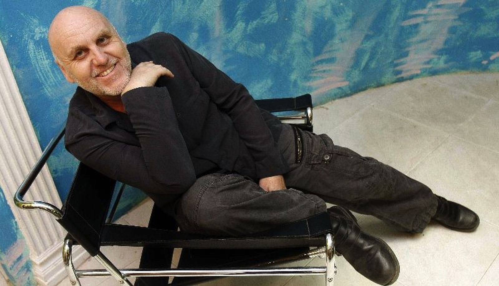 El artista José Antonio Gómez Valero, conocido como Goval, participa en el X Encuentro de Poesía Visual.