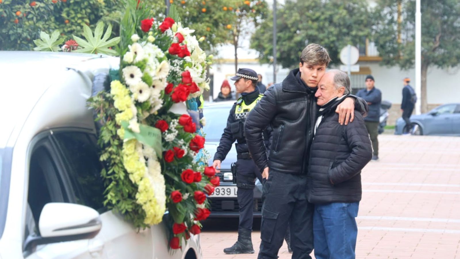Davinchi a las puertas de la iglesia del Sagrado Corazón de Jesús.
