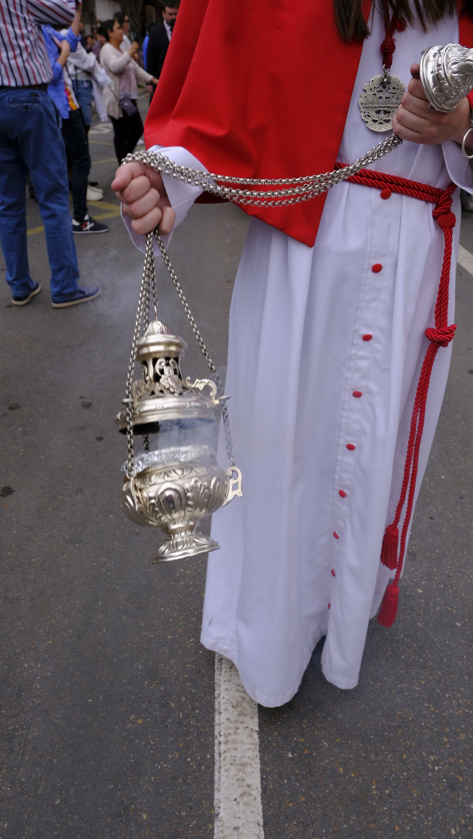 La Borriquita procesiona por las calles de Almería, en imágenes