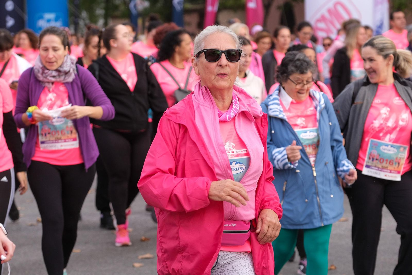 Búscate en la carrera de la mujer