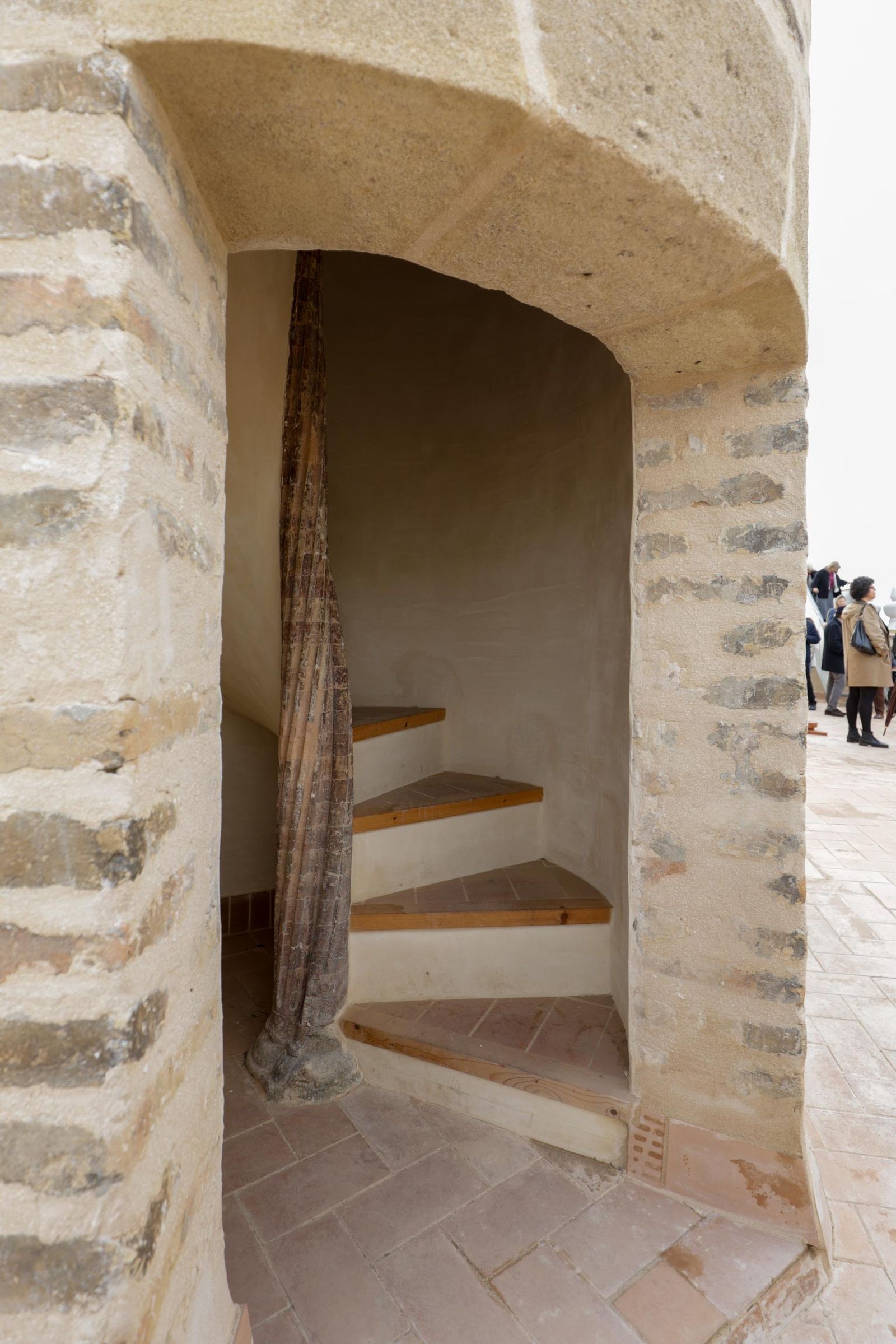 Las imágenes de la visita a las cubiertas de la Iglesia de la Anunciación