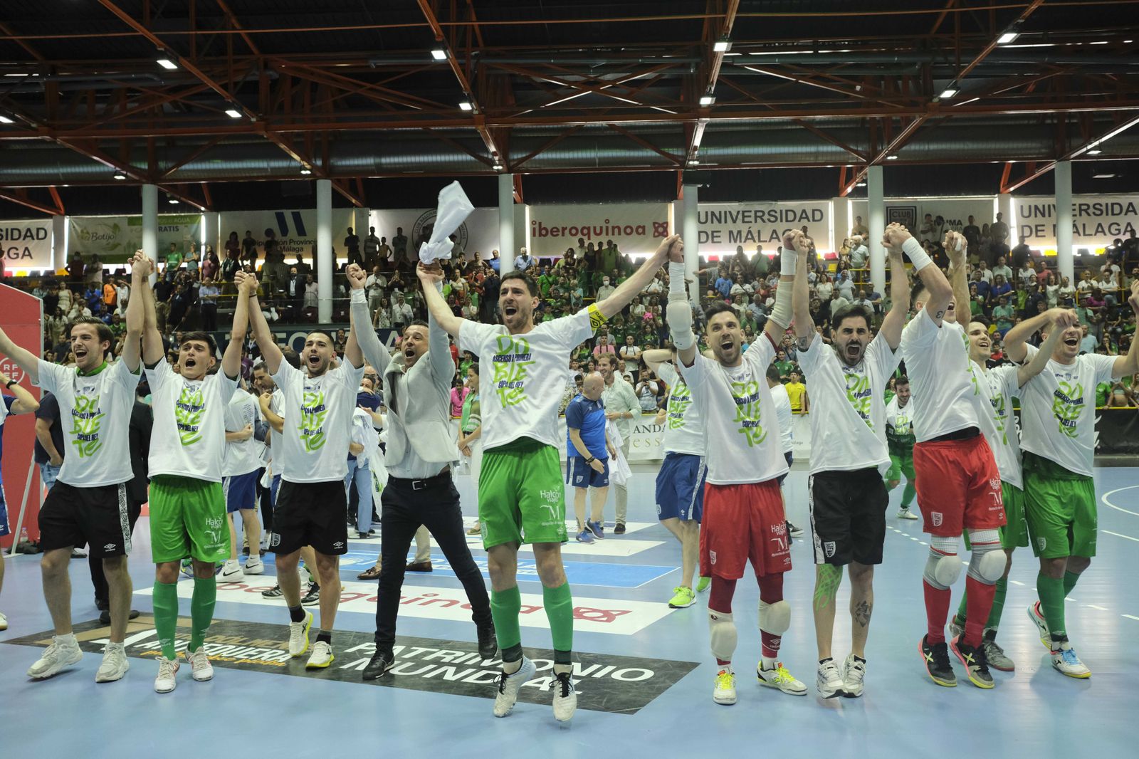 La fiesta del ascenso del BeSoccer UMA Antequera, en imágenes