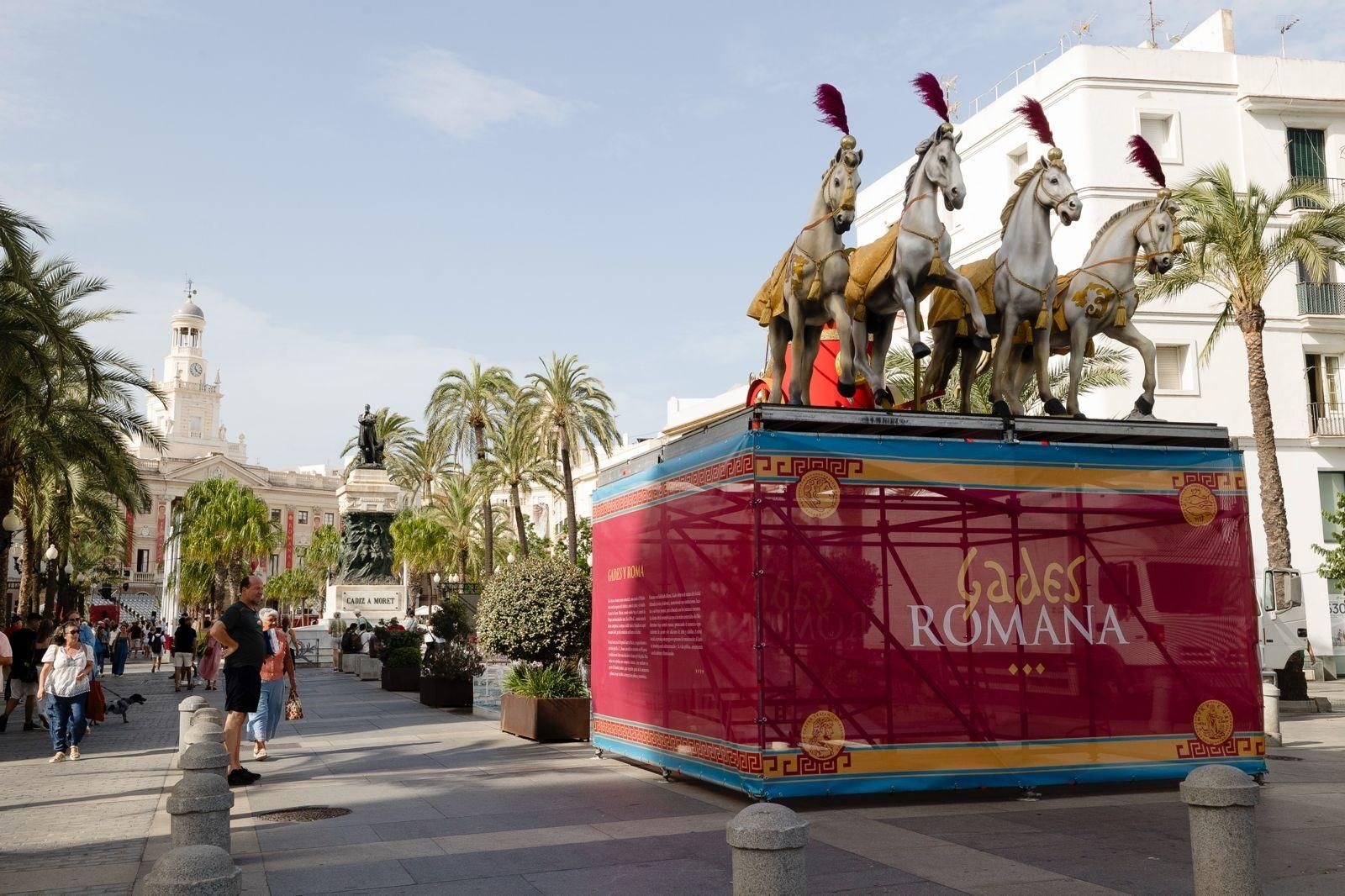 Uno de las obras que adornan la ciudad para el Gades Romana.